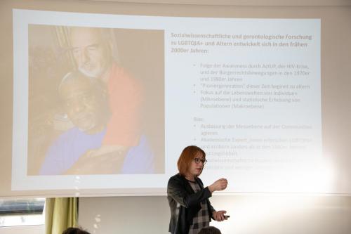 06 queerAltern Caring-Community-Workshop-2019 Gastreferentin-Dr-Dana-Mahr ©S.Meier gestaltungskiosk.ch