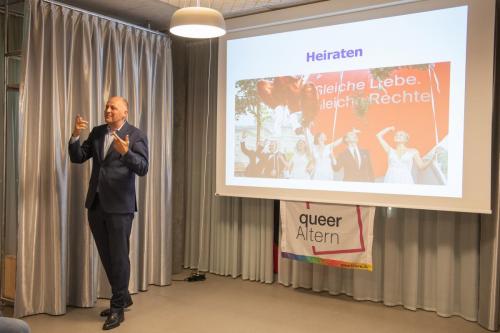 Ehe-fuer-alle queerAltern Regenbogenhaus©Sandra-Meier-gestaltungskiosk.ch-7