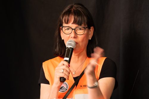 10 queerSalon-25 Barbara-Bosshard-mit-Nadia-Huerlimann © Sandra-Meier-gestaltungskiosk.ch-20