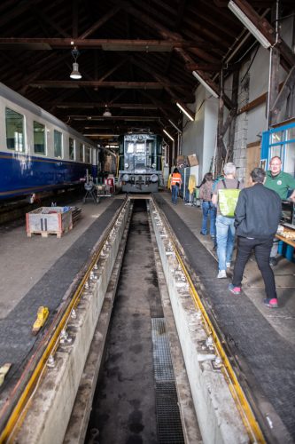 16 queerSalon-25 Besichtigung-mit-Nadia-Huerlimann © Sandra-Meier-gestaltungskiosk.ch-1