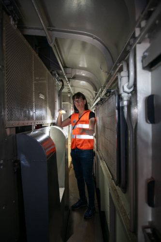 23 queerSalon-25 Besichtigung-mit-Nadia-Huerlimann © Sandra-Meier-gestaltungskiosk.ch-9