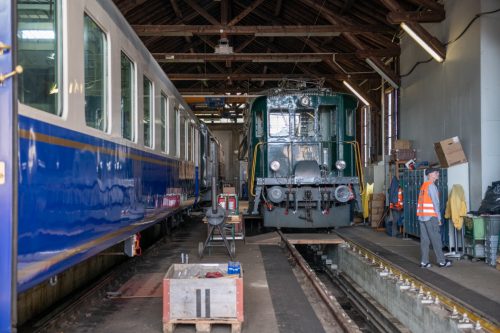 25 queerSalon-25 Besichtigung-mit-Nadia-Huerlimann © Sandra-Meier-gestaltungskiosk.ch-11