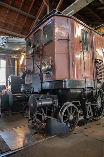 29 queerSalon-25 Besichtigung-mit-Nadia-Huerlimann © Sandra-Meier-gestaltungskiosk.ch-37